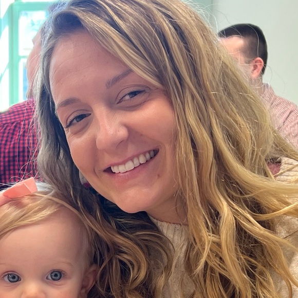 Meet your Posher, Kristen - Picture 1 of 1